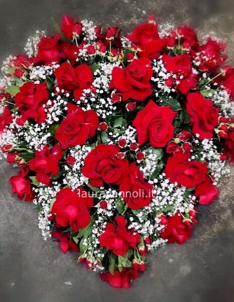 Cuore funebre di Rose Rosse