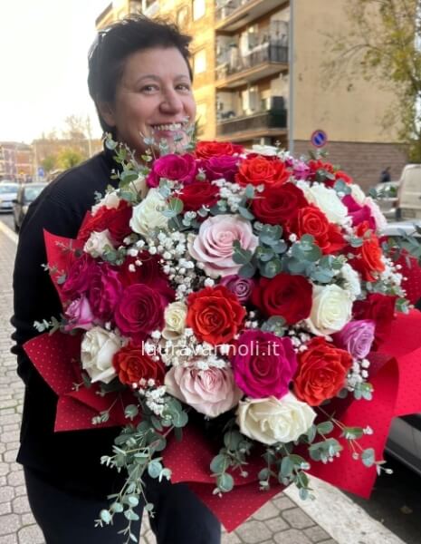 Bouquet di Rose miste colorate con Rose Rosse